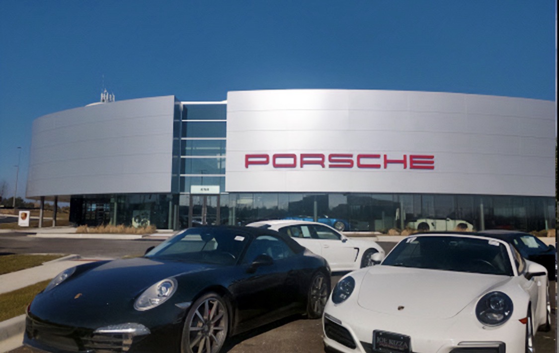 Premium Porsche Dealership